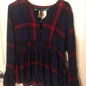 Thread and supply long sleeve top!